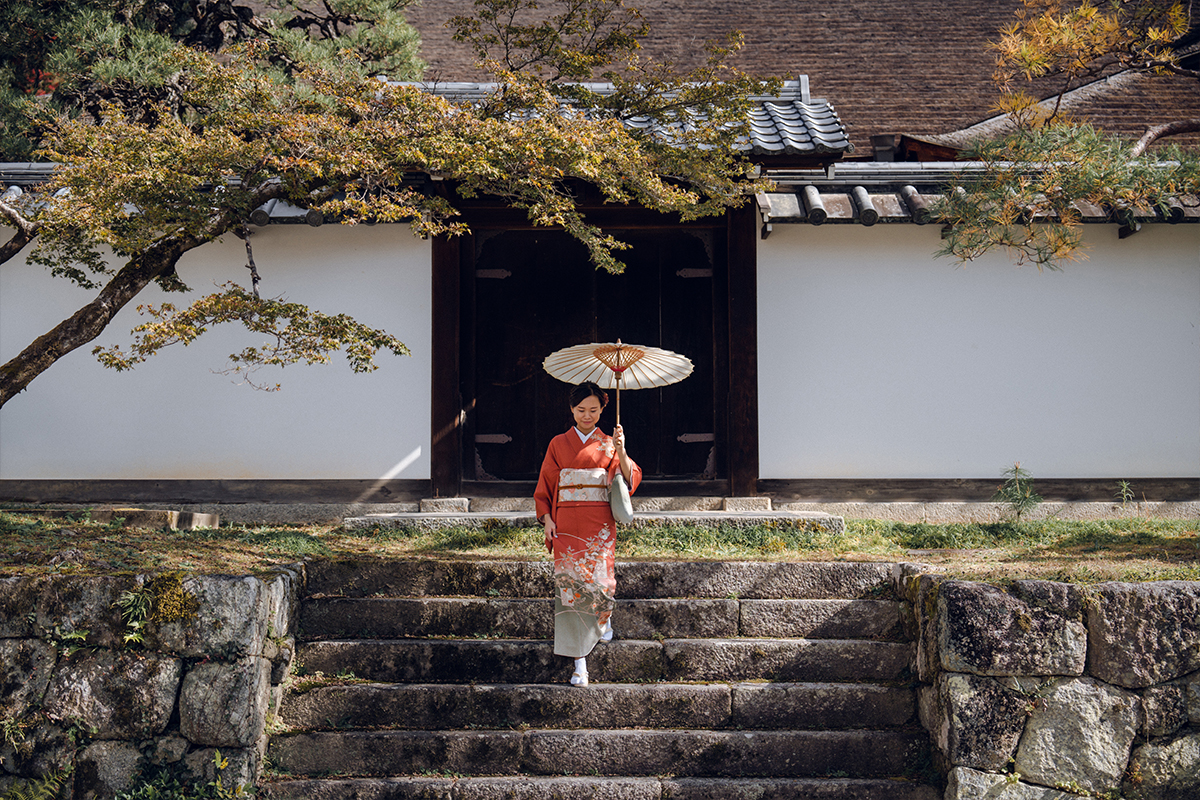 Japan Kyoto Autumn Kimono Shoot at Gion Shrine by Kinosaki on OneThreeOneFour 10