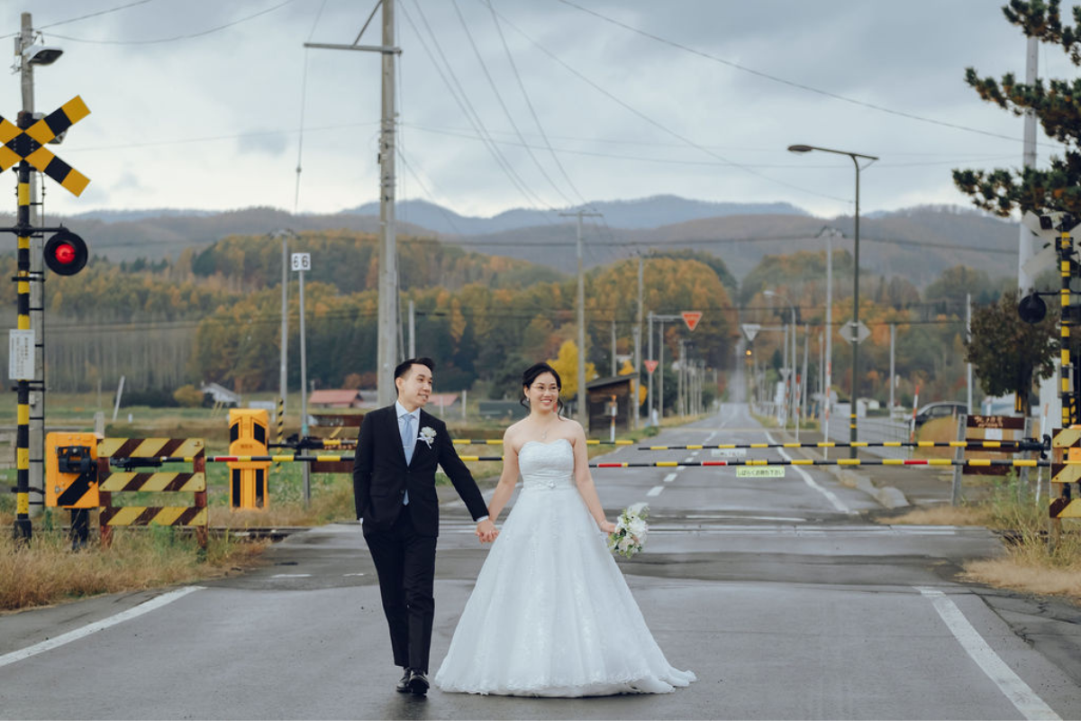 北海道秋季婚前拍攝，包括青池、過山車之路和鳥沼公園 by Kuma on OneThreeOneFour 12