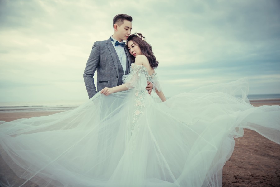 Taiwan Sha Lun Beach Autumn Prewedding Photoshoot by Doukou on OneThreeOneFour 26