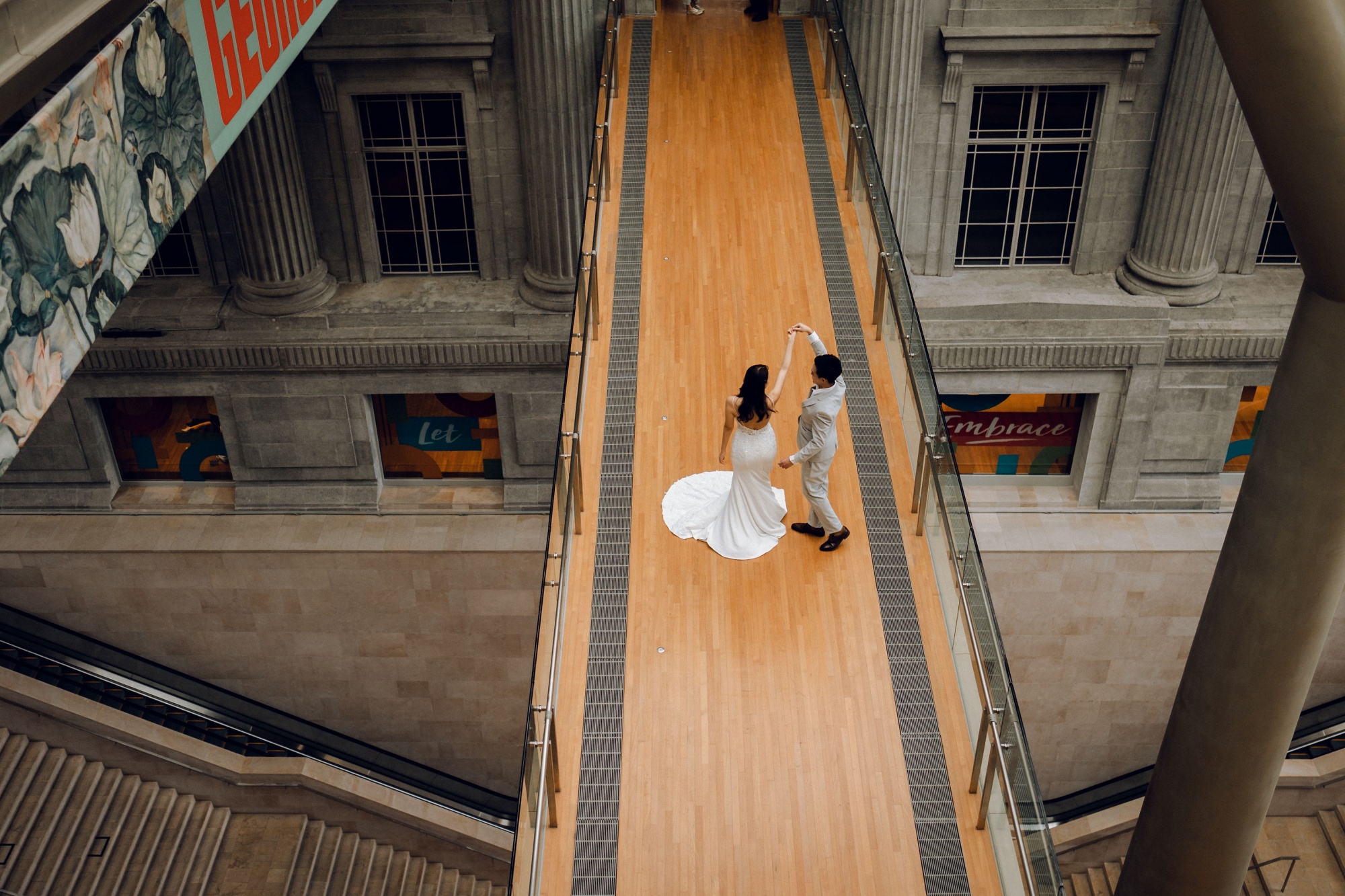 Prewedding Photoshoot At National Gallery And Armenian Street Carpet Shop by Samantha on OneThreeOneFour 9