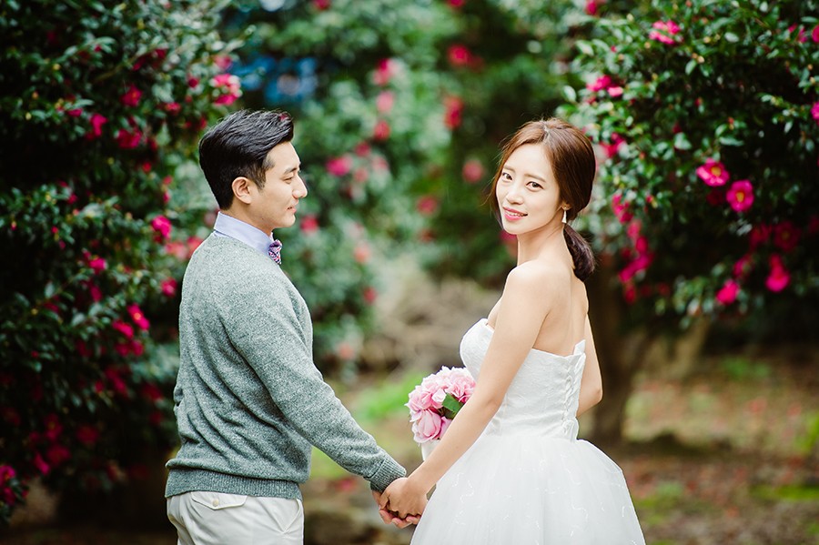 Jeju Island Pre-Wedding Photography in Camellia Hill by Ray on OneThreeOneFour 7