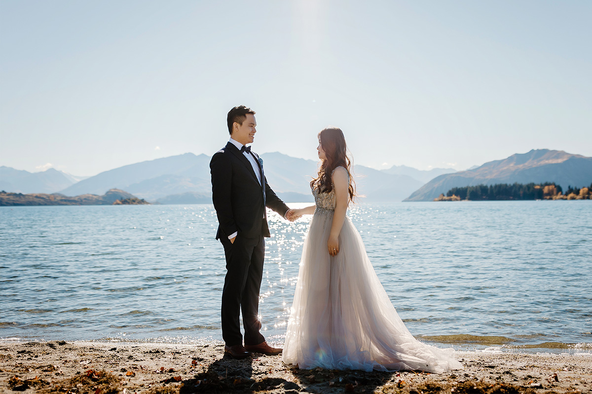 New Zealand Autumn Pre-Wedding Photoshoot at Arrowtown & Coromandel Peak by Fei on OneThreeOneFour 5