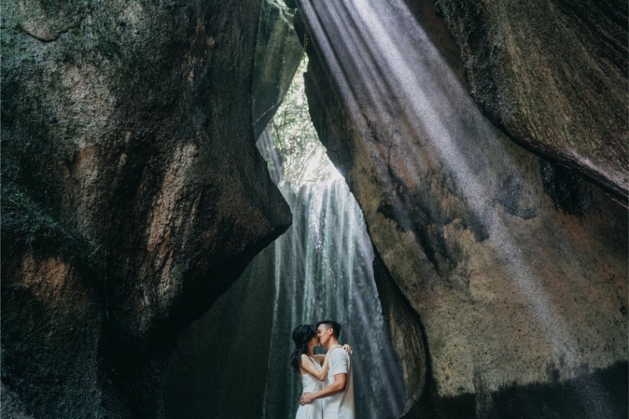 A&W: Bali Full-day Pre-wedding Photoshoot at Cepung Waterfall and Balangan Beach by Agus on OneThreeOneFour 27
