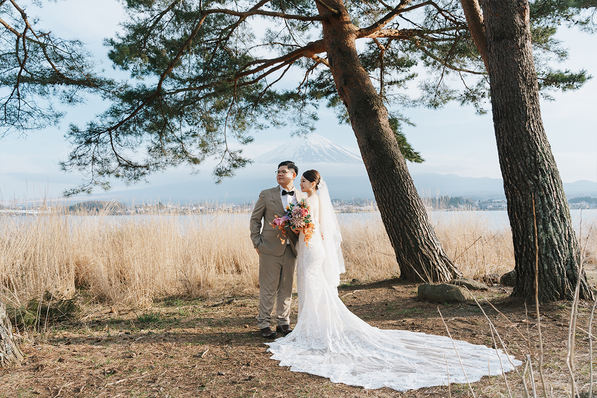 Sakura Prewedding Photoshoot Amidst Mt. Fuji and Tokyo's Full Bloom by Dahe on OneThreeOneFour 31