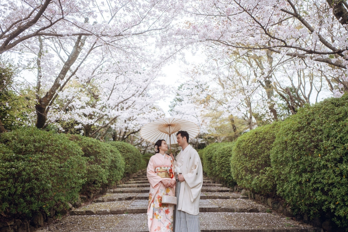 Kyoto Pre-Wedding Photoshoot with Shinnyodo Temple, Arashiyama by Kinosaki on OneThreeOneFour 8