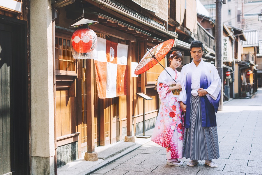 Japan Kyoto Kimono Photoshoot At Gion District During Cherry Blossom Season  by Shu Hao  on OneThreeOneFour 9