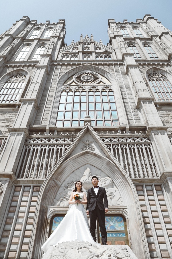 V&C: Hongkong Couple's Korea Pre-wedding Photoshoot at Kyung Hee University and Seoul Forest in Tulips Season by Beomsoo on OneThreeOneFour 1