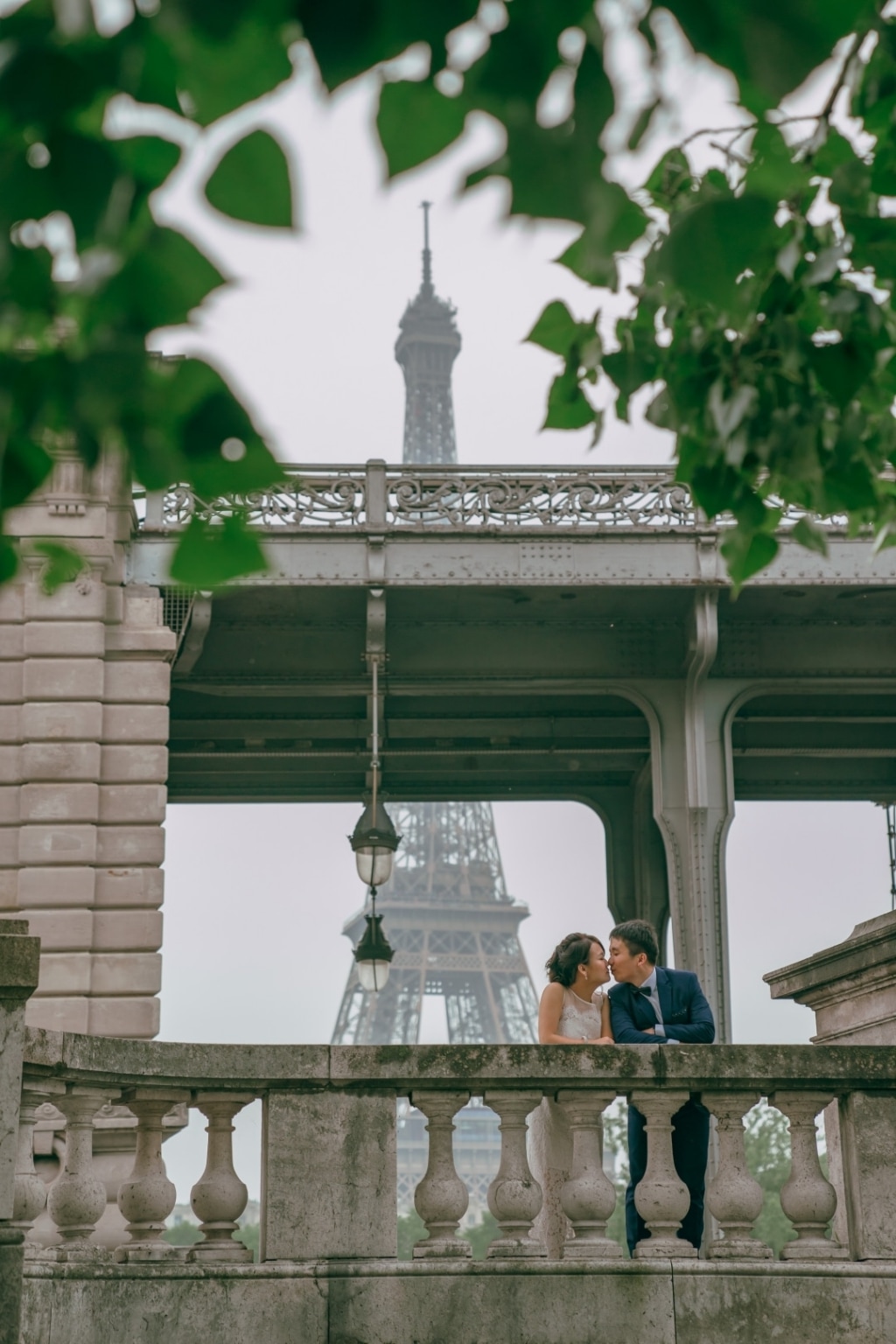 Paris Pre-wedding Photos At Chateau de Sceaux, Eiffel Tower, Louvre Night Shoot by Son on OneThreeOneFour 25