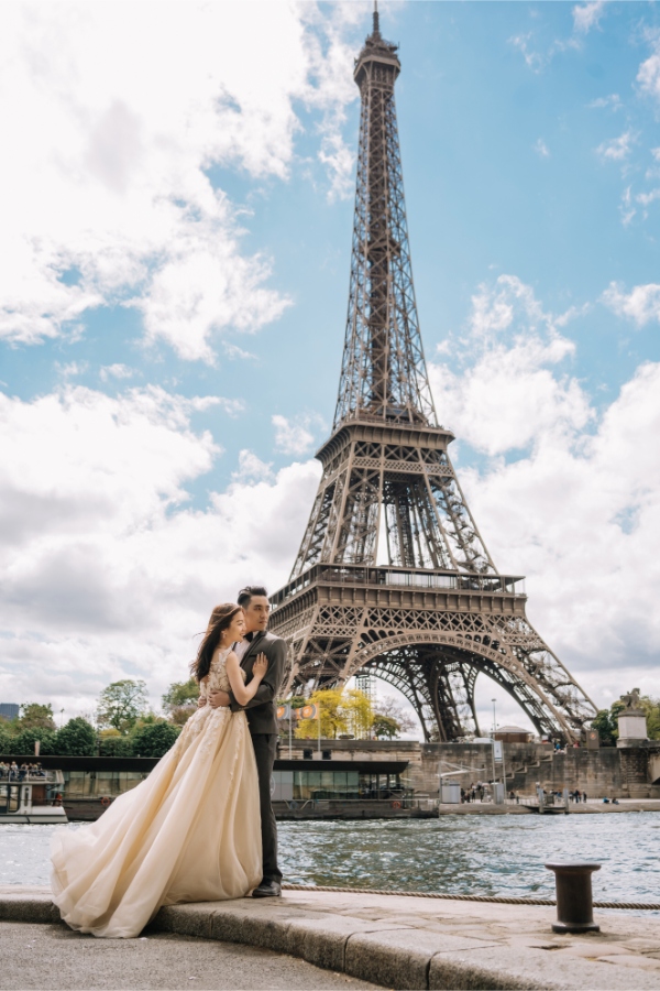 A&K: Canadian Couple's Paris Pre-wedding Photoshoot at the Louvre  by Vin on OneThreeOneFour 17