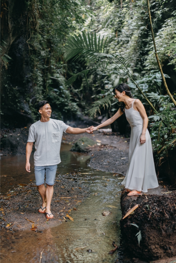 A&W: Bali Full-day Pre-wedding Photoshoot at Cepung Waterfall and Balangan Beach by Agus on OneThreeOneFour 13