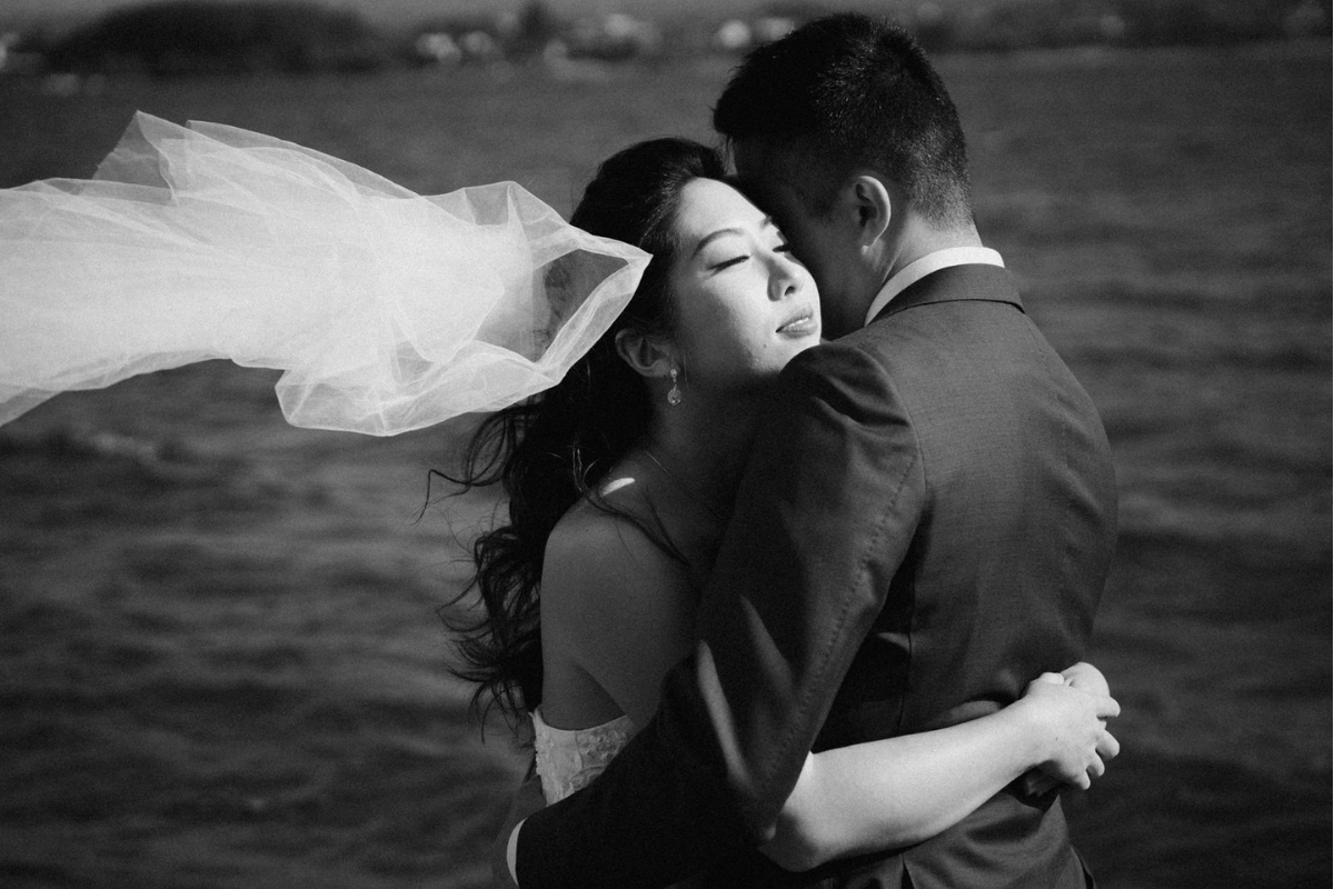 Tokyo Pre-Wedding Photoshoot with Chureito Pagoda, Lake Kawaguchiko, and Shinjuku by Dahe on OneThreeOneFour 29