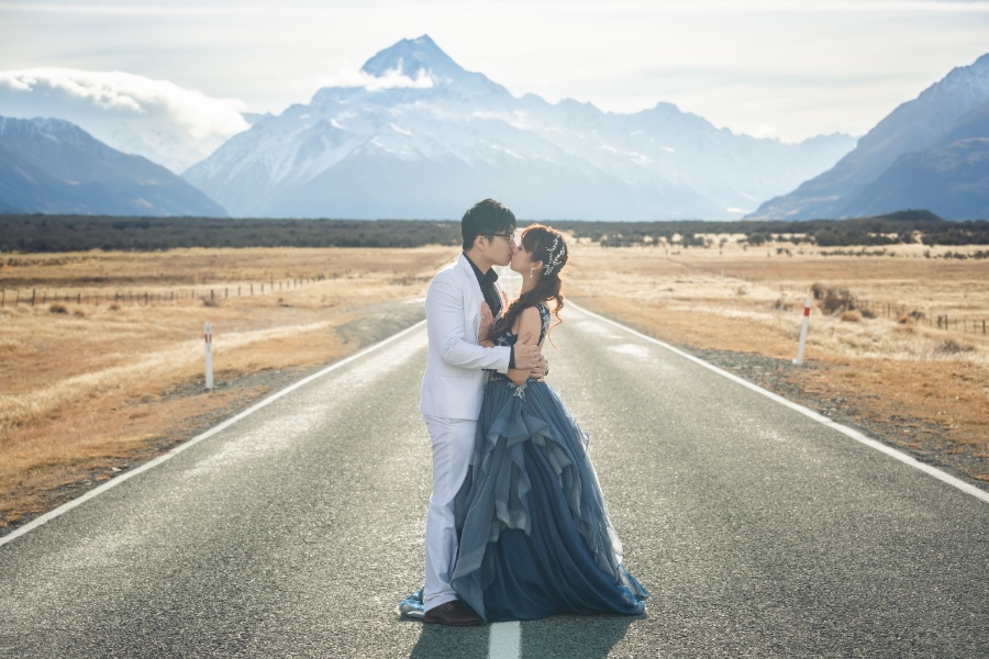 M&P: New Zealand Winter Pre-wedding Photoshoot with Milky Way at Lake Tekapo by Xing on OneThreeOneFour 5