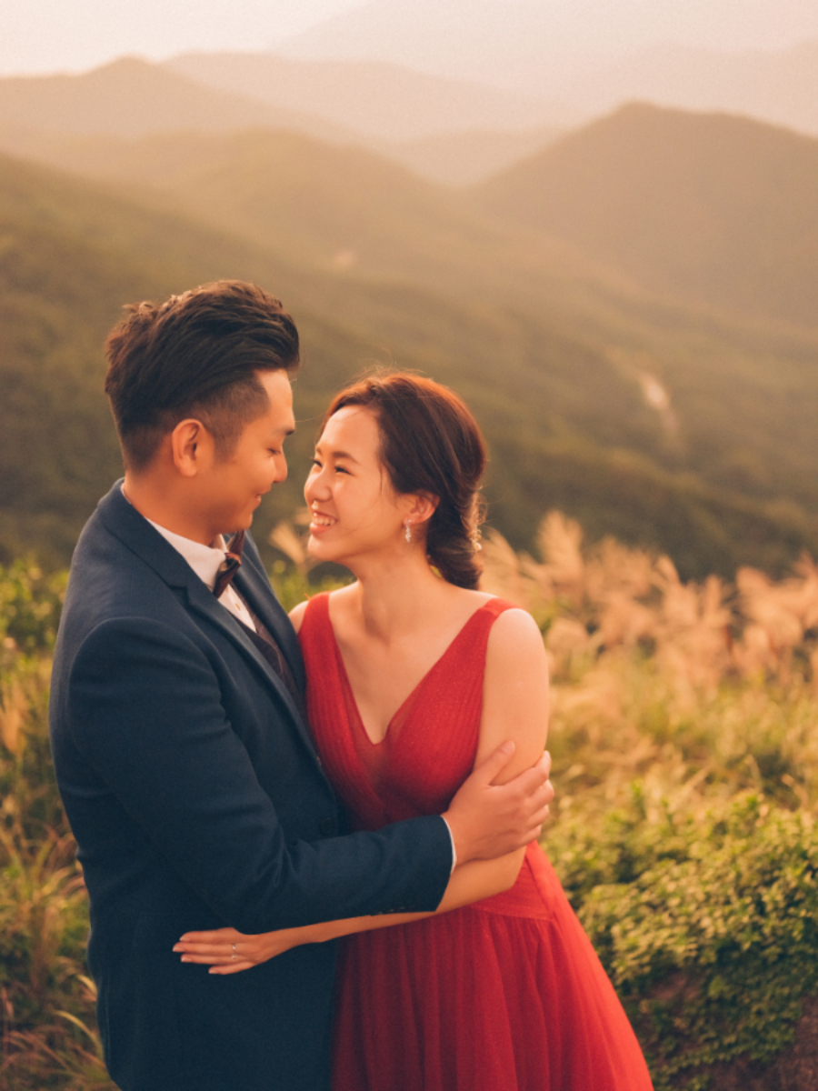 Hong Kong Outdoor Pre-Wedding Photoshoot At Tai Mo Shan by Paul on OneThreeOneFour 8