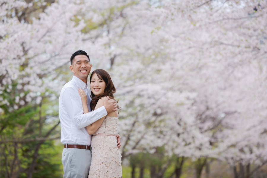 Hokkaido Pre-Wedding Casual Photoshoot during Cherry Blossoms by Kuma on OneThreeOneFour 17
