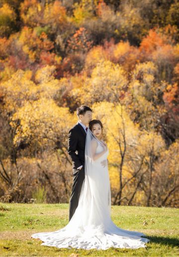 New Zealand Autumn Golden Foliage Peak Pebbled Lake Pre-Wedding Photoshoot 