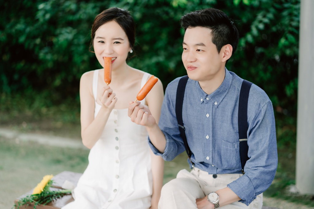 Korea Couple Pre-Wedding Photoshoot At Seonyundo Park, Seoul by Jungyeol on OneThreeOneFour 14