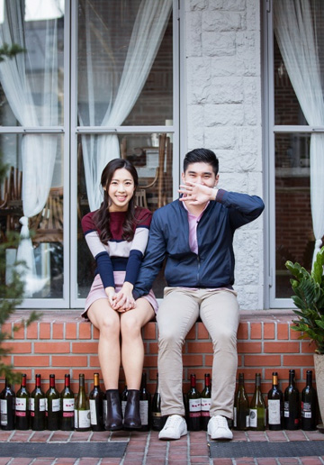 Korea Casual Couple Photoshoot At Yeonam-dong Cafe Street