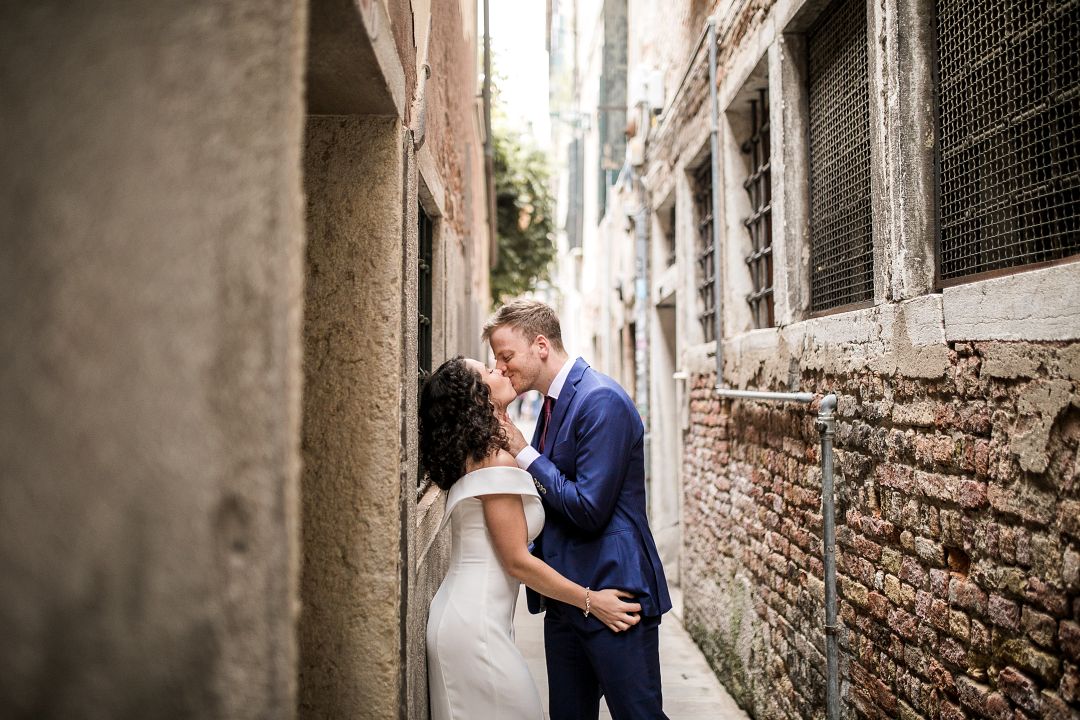 D&K: Romantic pre-wedding photoshoot at Italy Venice by Valerio on OneThreeOneFour 26