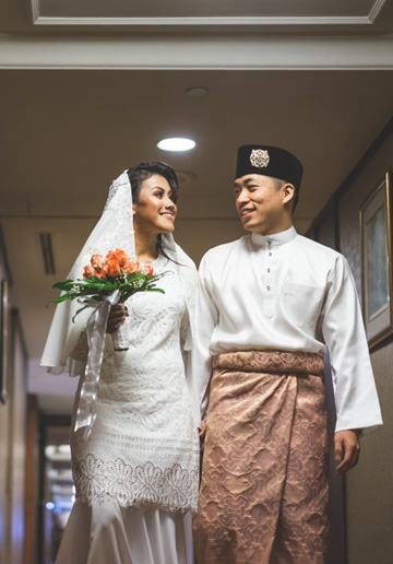 Singapore Wedding Day Photoshoot With Multi Racial Malay And Chinese Couple 