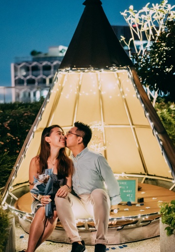 Singapore Surprise Wedding Proposal Photoshoot At Andaz Rooftop Bar, Mr Stork
