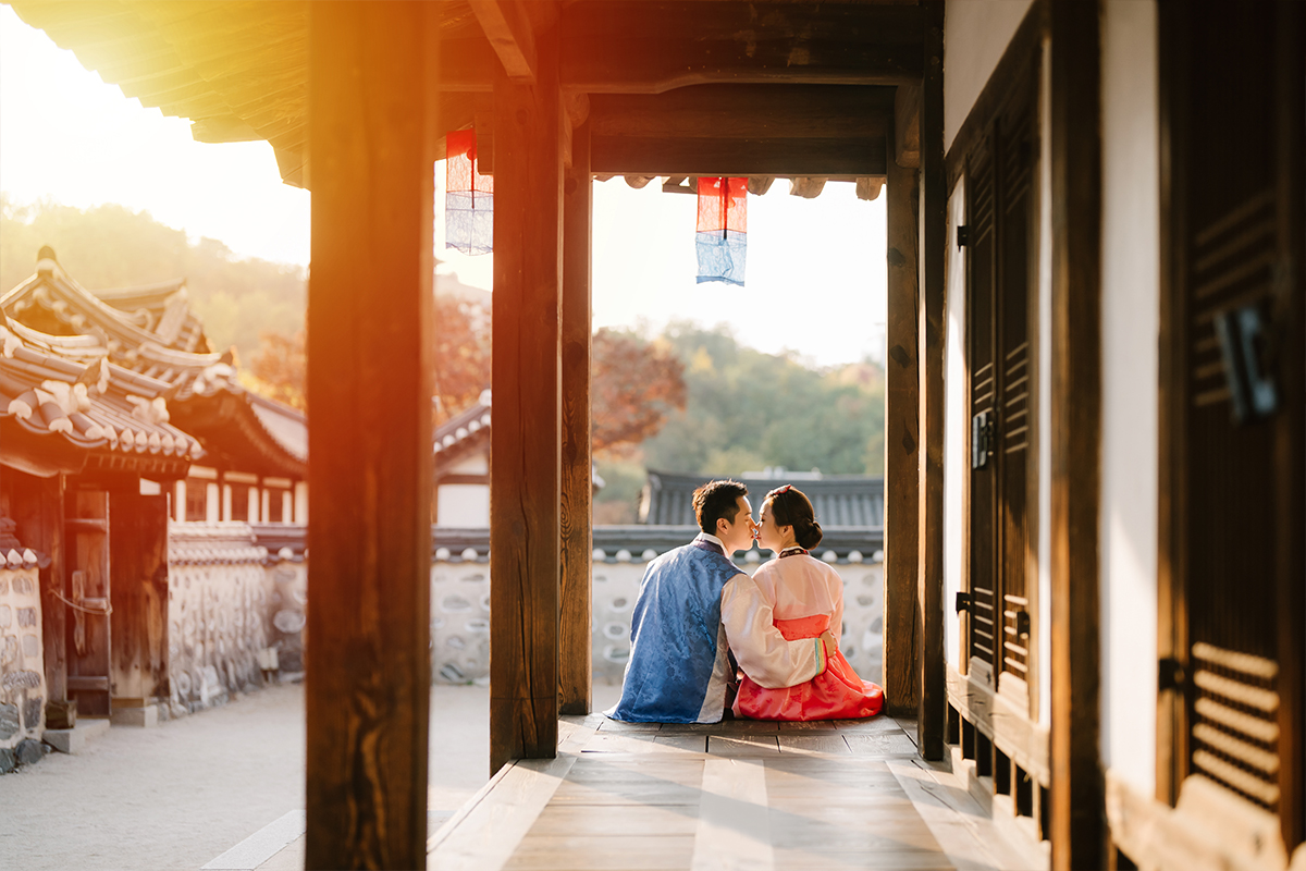 Yellow Autumn Korea Post-Wedding Photoshoot in Seoul Forest & Namsangol Hanok Village by Jungyeol on OneThreeOneFour 18