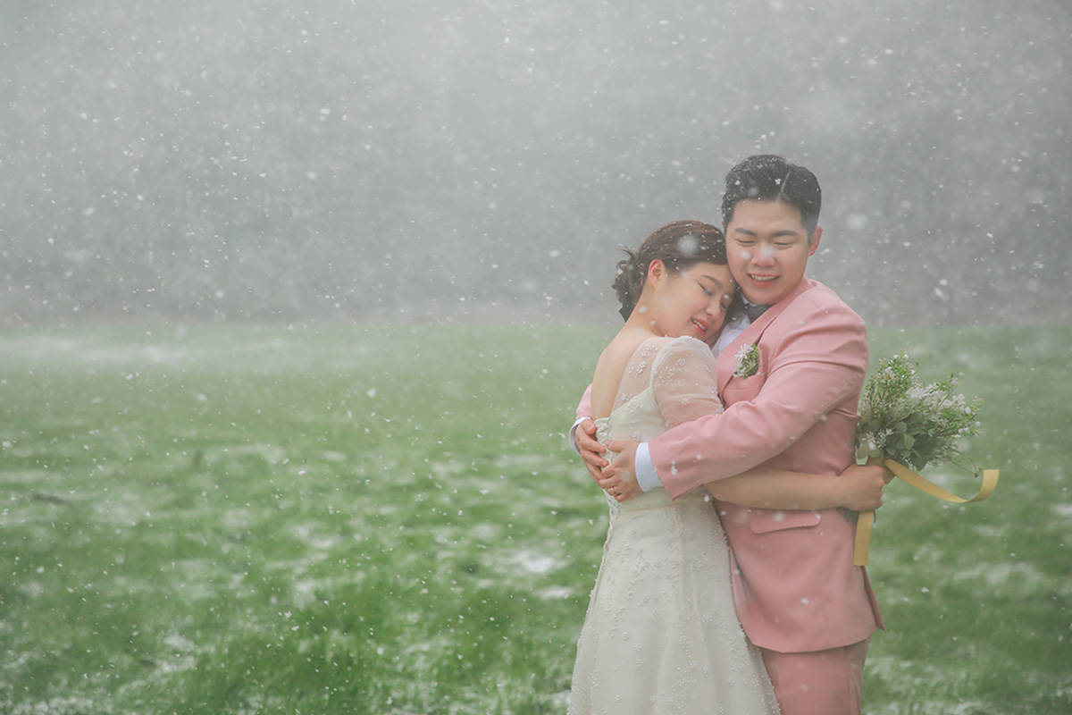 Capturing Love in All Four Seasons: Jeju Pre-Wedding Photoshoot in a Day by Byunghyun on OneThreeOneFour 5