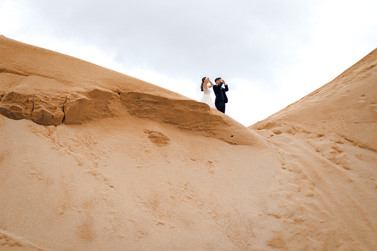 Bintan Pre-Wedding Photoshoot: Shermaine & Kai Yiong’s Adventure at Old Streets, Blue Lake, Sand Dunes & ATV Ride by HS on OneThreeOneFour 29