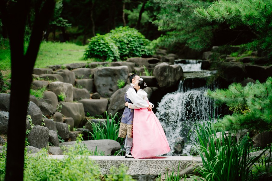 J&T: Namsangol Hanok Village hanbok pre-weddding photoshoot by Jungyeol on OneThreeOneFour 1