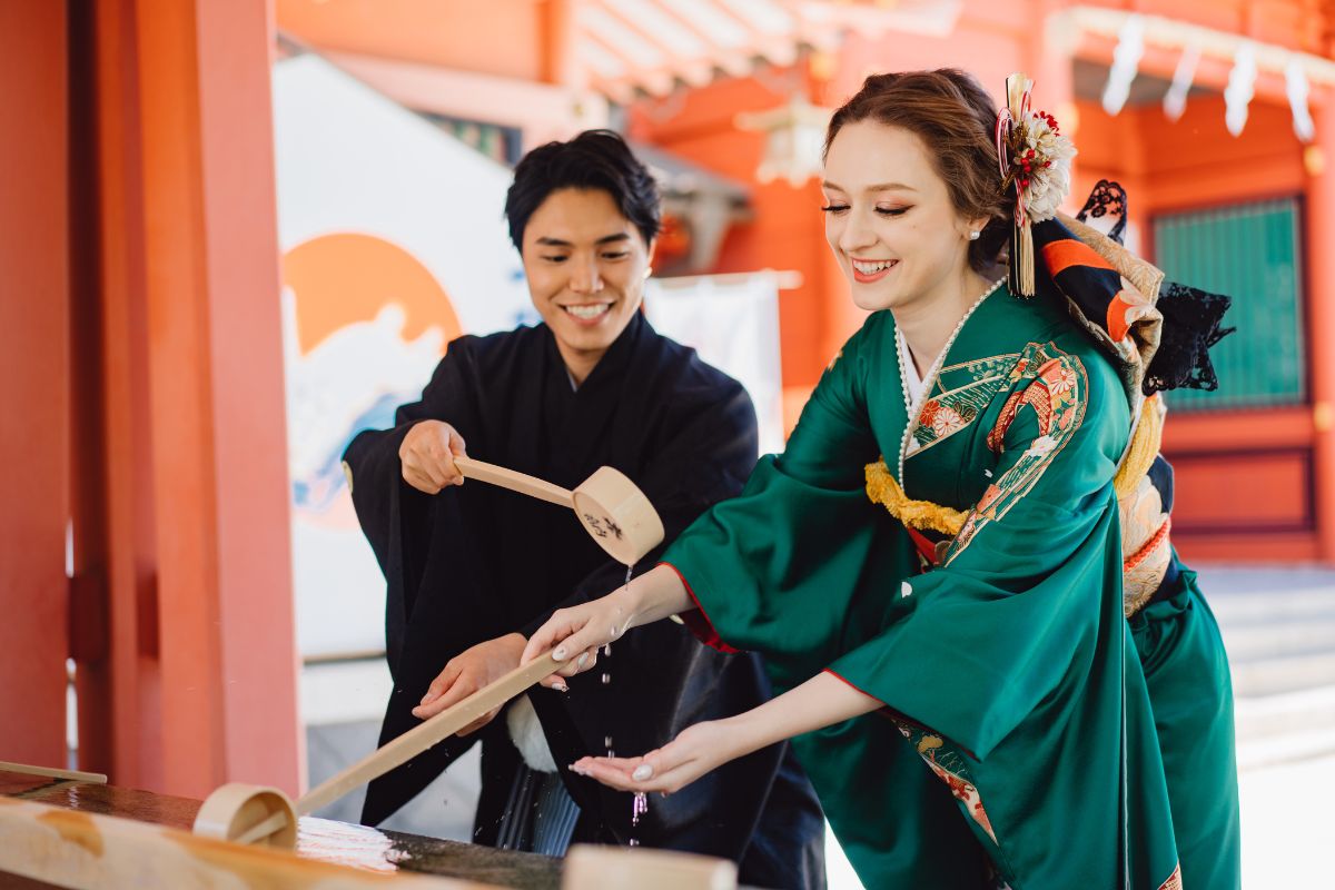 Tokyo Kimono Photoshoot and Prewedding Photoshoot At Makaino Farm & Saiko Lake with Mount Fuji by Dahe on OneThreeOneFour 3