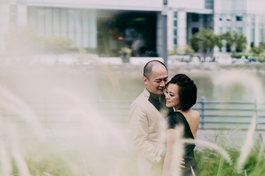 Singapore Pre-Wedding Photoshoot At Gardens By The Bay, Marina Barrage and Fullerton Hotel by Michael  on OneThreeOneFour 5