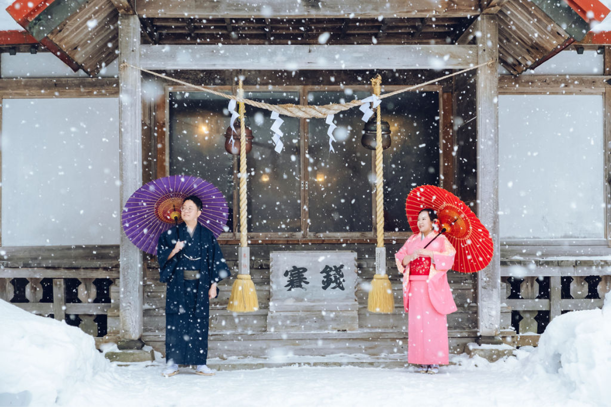 Hokkaido Prewedding Photoshoot At Lake Toya, Hilton Niseko Village And Kimono Shoot In Kaributo Shrine In Winter by Kuma on OneThreeOneFour 2