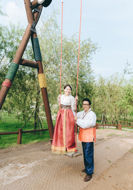 Traditional Hanbok Couple Shoot At Dream Forest, Korea
