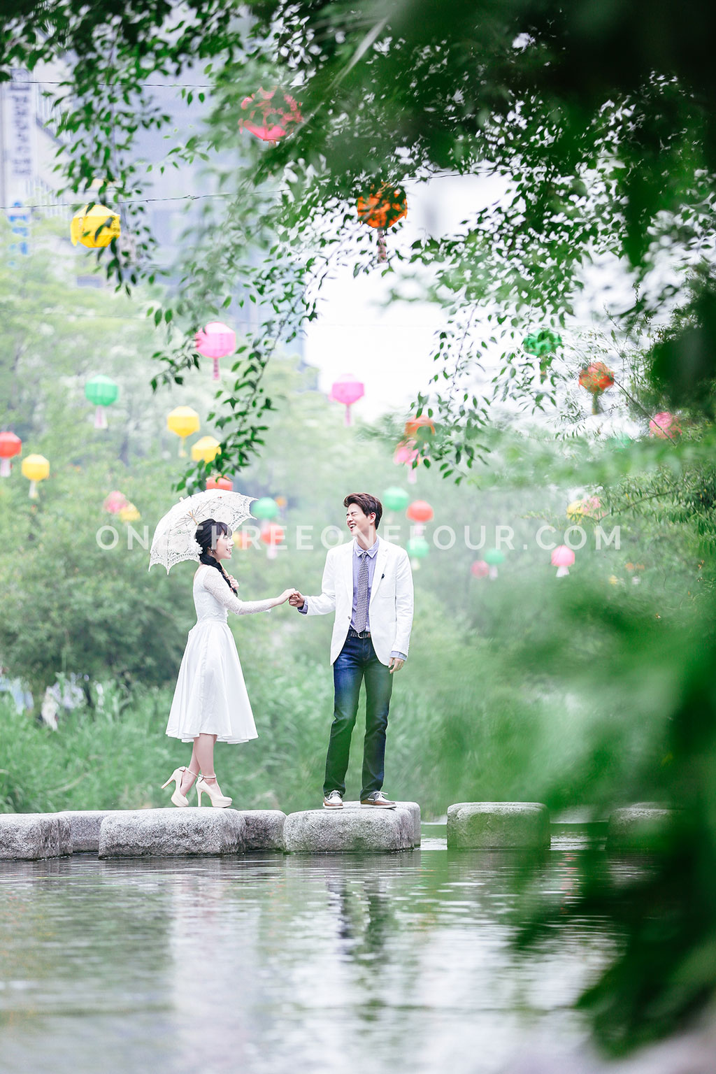 Korean Studio Pre-Wedding Photography: Han River, Insadong, Bukchon Hanok Village (Outdoor) by The Face Studio on OneThreeOneFour 20
