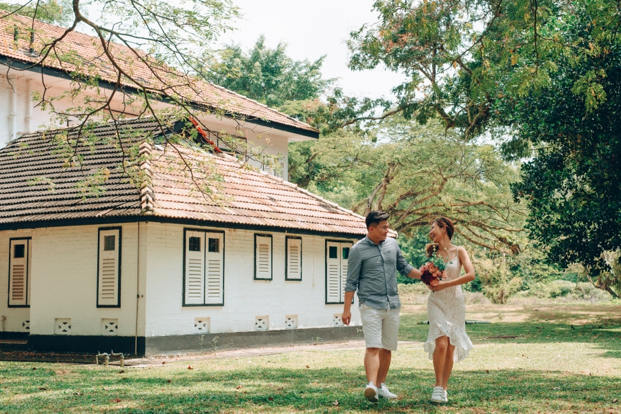 Singapore Pre Wedding Couple Photoshoot At Seletar Colonial Houses by Cheng on OneThreeOneFour 6