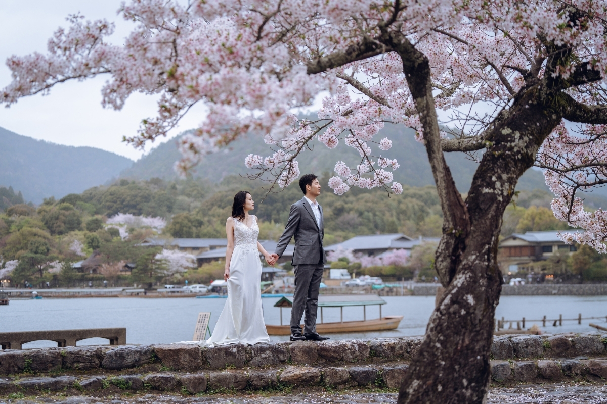 Kyoto Pre-Wedding Photoshoot with Shinnyodo Temple, Arashiyama by Kinosaki on OneThreeOneFour 18