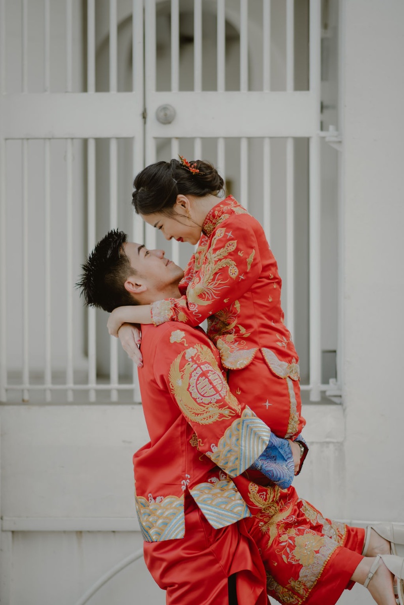 M&C: Singapore Outdoor Pre-wedding in traditional wedding outfit by Samantha on OneThreeOneFour 15