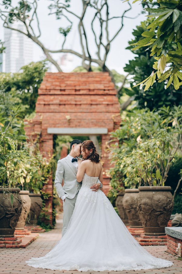 B&LY: Fort Canning, beach and Marina Bay Sands pre-wedding by Michael on OneThreeOneFour 4