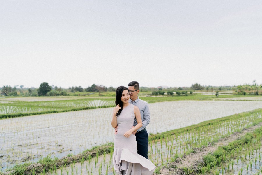 D&T: Pre-wedding in Bali at Nyanyi Beach and Rice Fields by Rhick on OneThreeOneFour 15