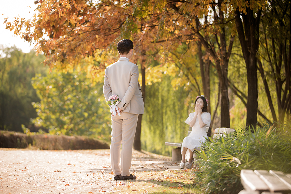 Korea Autumn Pre-Wedding Photoshoot At Hanuel Sky Park by Junghoon on OneThreeOneFour 1