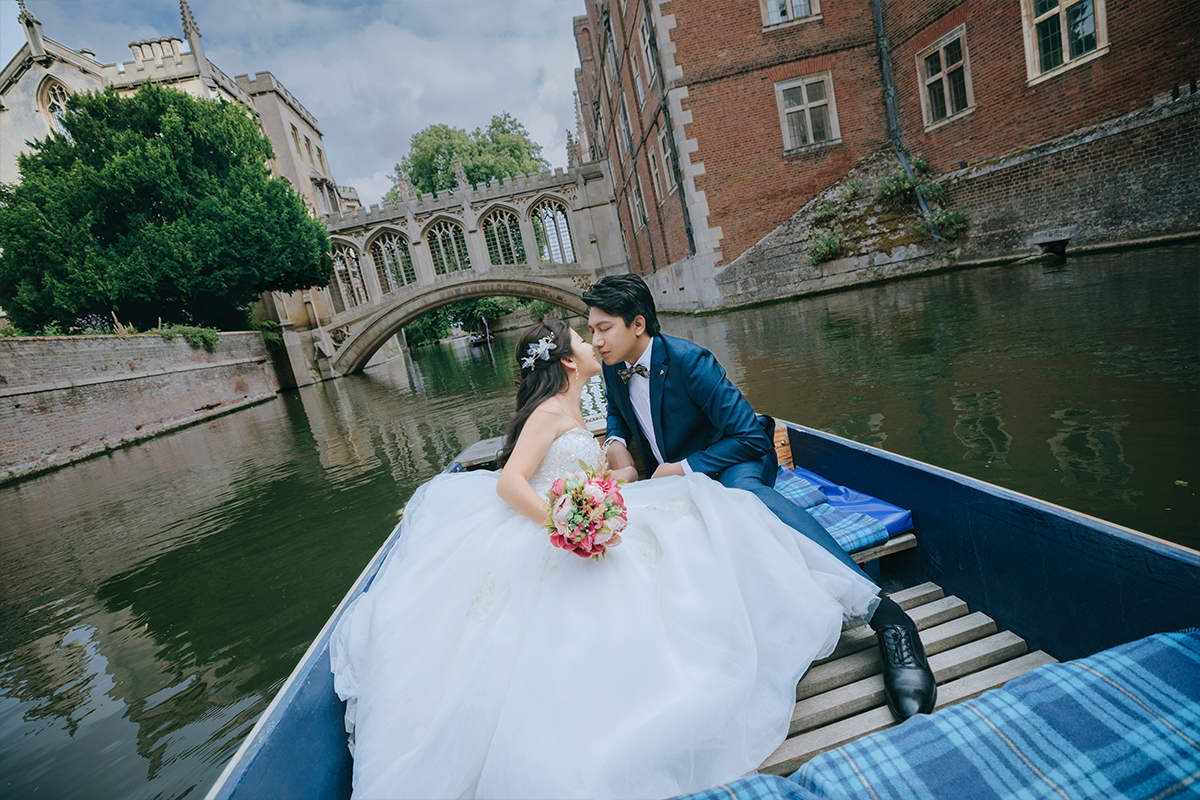 UK Cambridge Retro Themed Pre-wedding Photoshoot by Dom on OneThreeOneFour 12