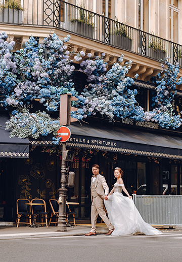 Eternal Love in Paris: Pre-Wedding Photoshoot for Hong Kong Couple | Eiffel Tower, Trocadero, Café, Louvre, Alexandre III Bridge