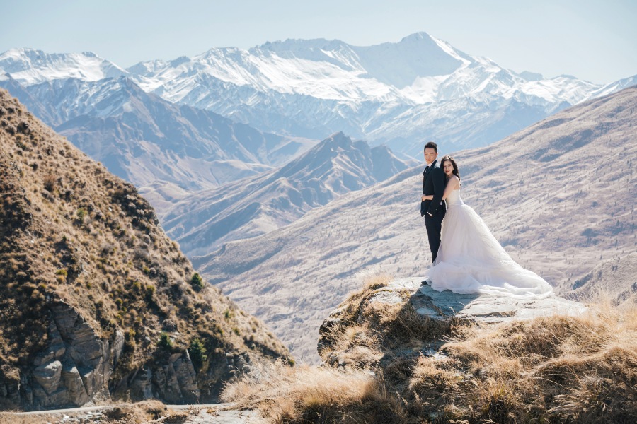 Romantic helicopter outdoor prewedding photoshoot in New Zealand by Fei on OneThreeOneFour 13