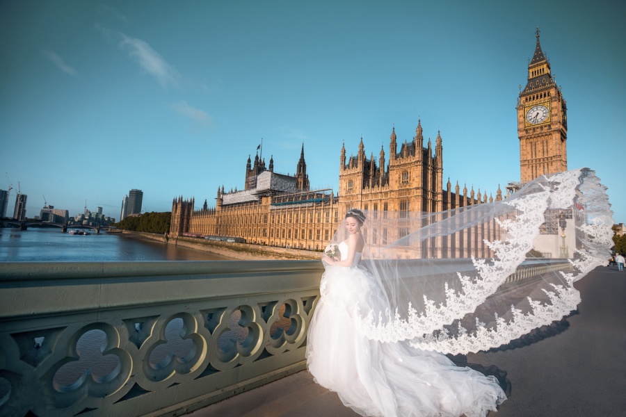 London Pre-Wedding Photoshoot At Big Ben, Westminster Abbey And Richmond Park  by Dom on OneThreeOneFour 3