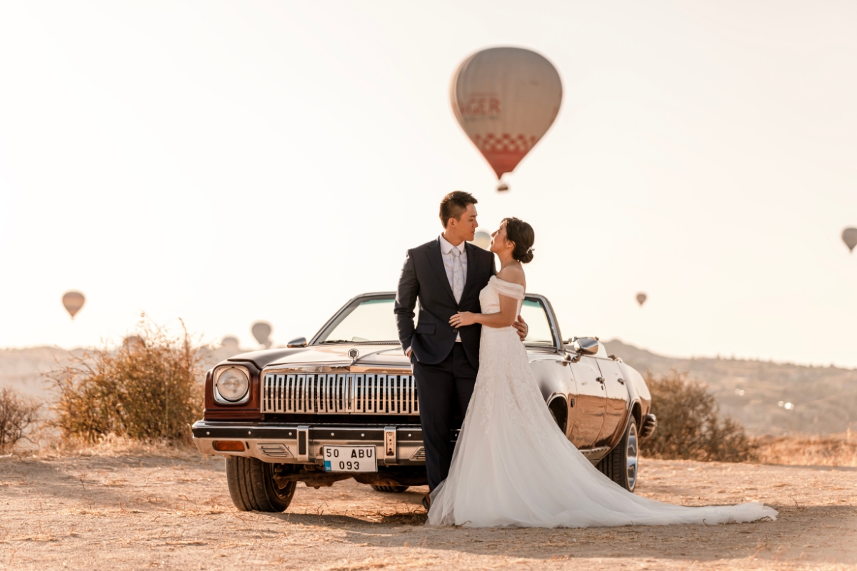 Cappadocia Pre-Wedding Photoshoot Hot Air Balloons Vintage Car Slot Canyon Carpet Shop  by Aric on OneThreeOneFour 6