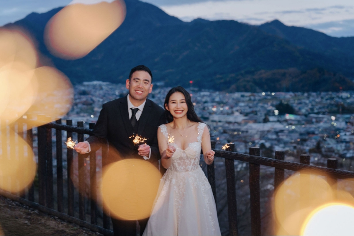 Tokyo Pre-Wedding Photoshoot with Former Yasuda Garden, Maple Corridor, and Chureito Pagoda by Dahe on OneThreeOneFour 22