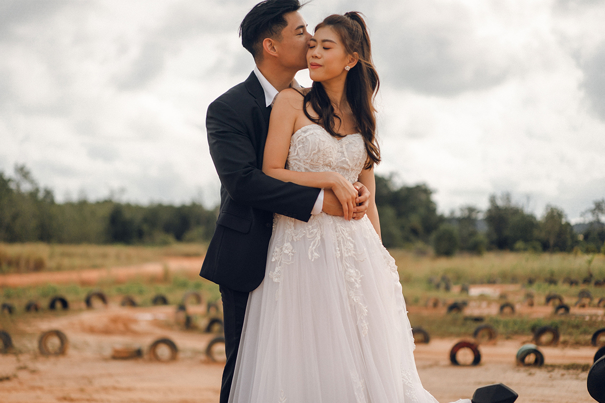 Bintan Pre-Wedding Photoshoot: Shermaine & Kai Yiong’s Adventure at Old Streets, Blue Lake, Sand Dunes & ATV Ride by HS on OneThreeOneFour 38