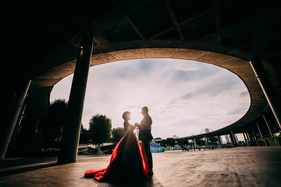 Singapore Pre-Wedding Photoshoot At Gardens By The Bay, Marina Barrage and Fullerton Hotel by Michael  on OneThreeOneFour 14