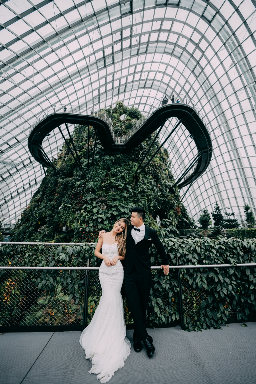 Singapore Pre-Wedding Photoshoot For Canadian Influencer Kerina Wang at Gardens By The Bay and Marina Bay Sands by Michael  on OneThreeOneFour 3