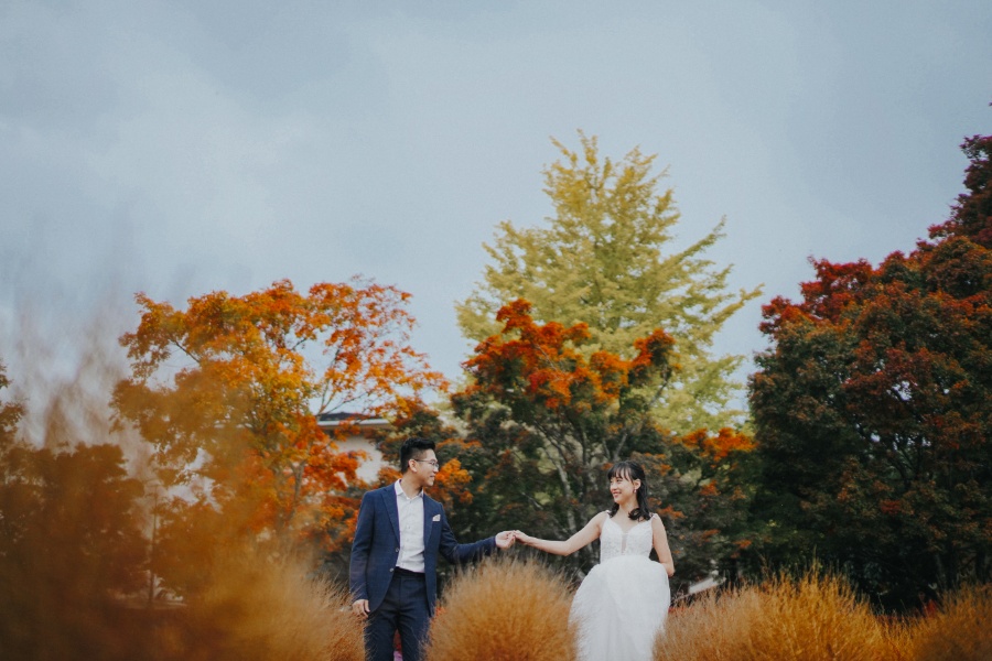 Japan Tokyo autumn outdoor prewedding photoshoot by Ghita on OneThreeOneFour 1