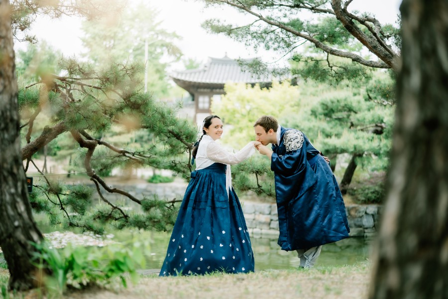 B&J: Hanbok pre-wedding at Namsangol Hanok Village in Seoul by Jungyeol on OneThreeOneFour 25